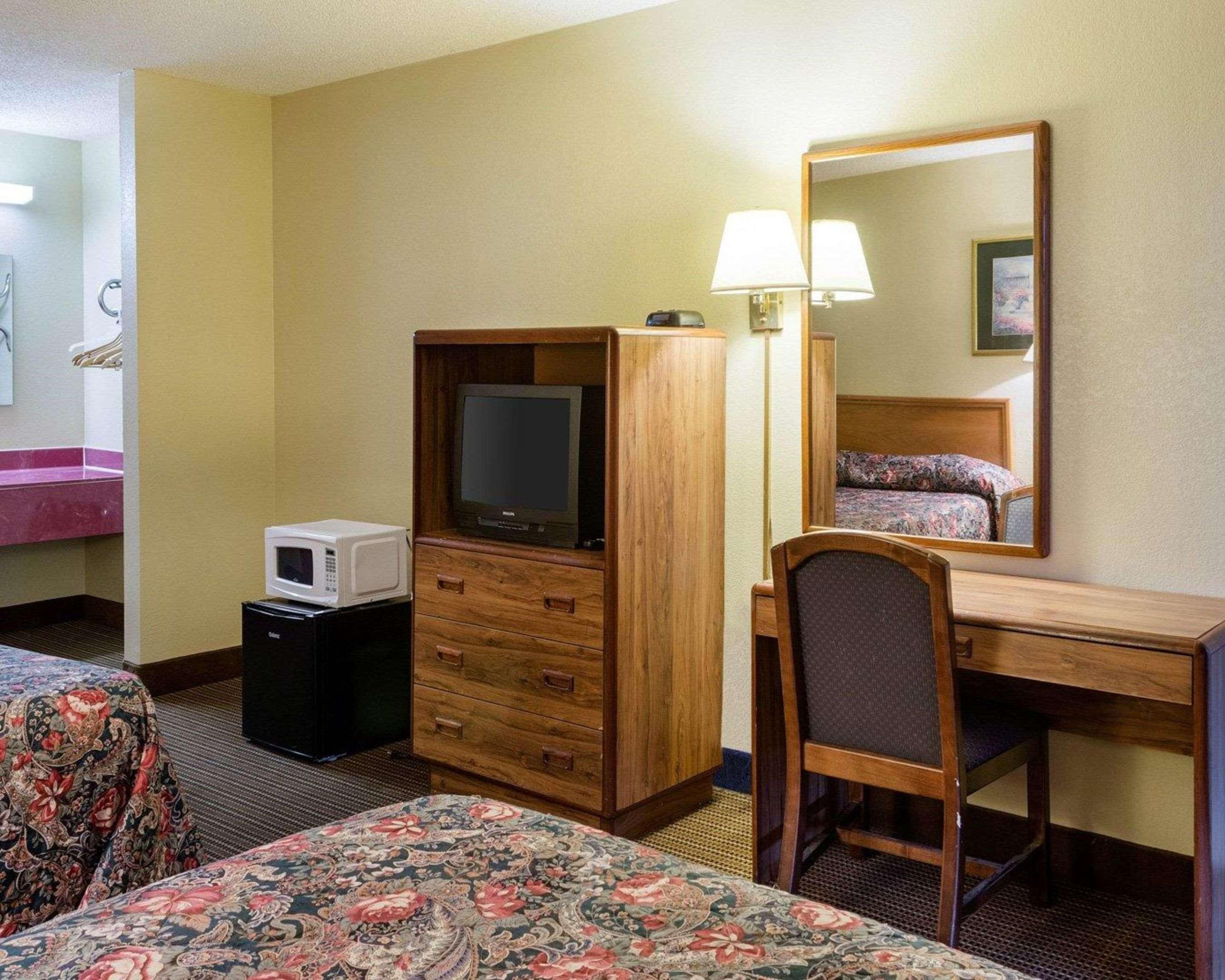 Rodeway Inn Greenwood Dış mekan fotoğraf